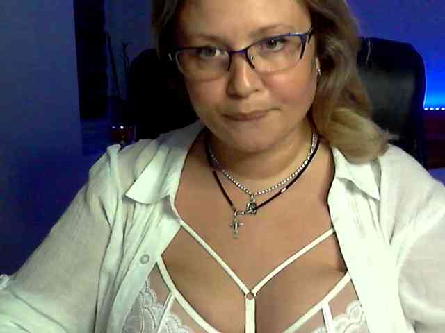 NERVOMOTINA Live Webcam on BongaCams