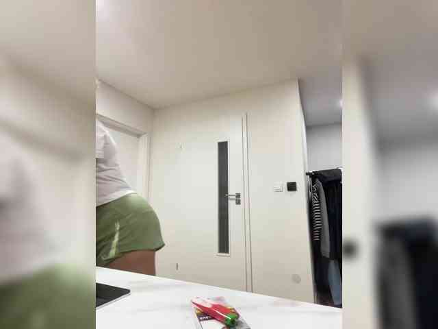upskirt voyeur NERVOMOTINA