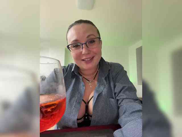 NERVOMOTINA Live Webcam on BongaCams