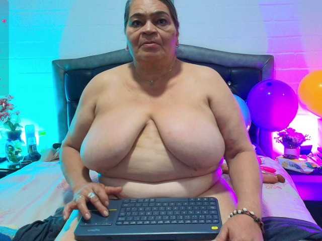VickyBoobss's BongaCams show and profile