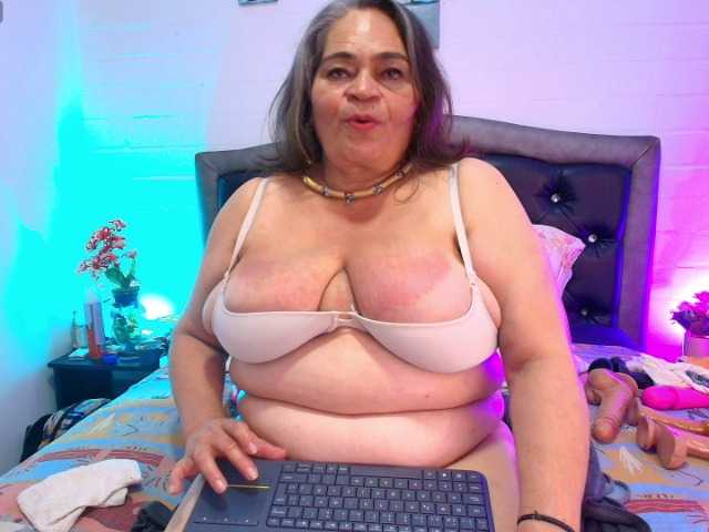 VickyBoobss's BongaCams show and profile