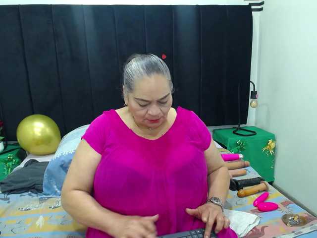 VickyBoobss's BongaCams show and profile