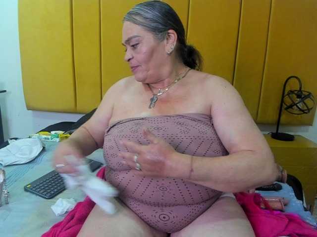 VickyBoobss's BongaCams show and profile