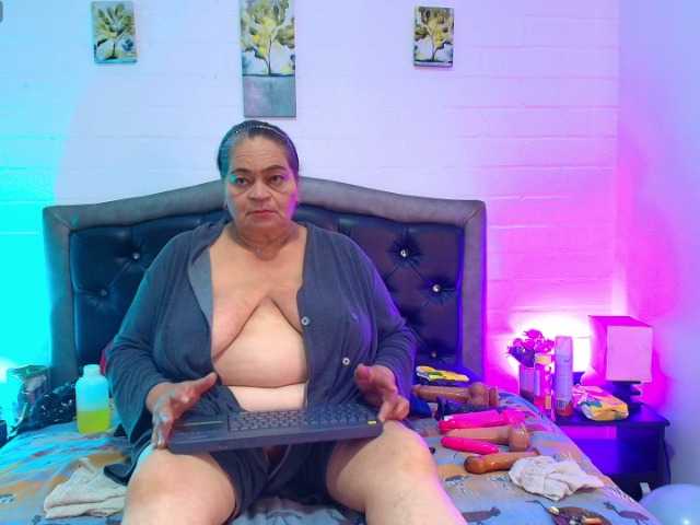 VickyBoobss's BongaCams show and profile
