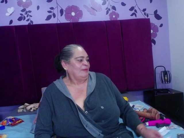 VickyBoobss's BongaCams show and profile