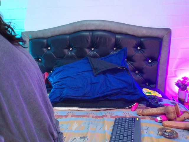 VickyBoobss's BongaCams show and profile