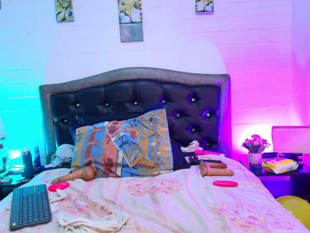 VickyBoobss's BongaCams show and profile