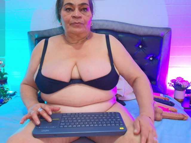 VickyBoobss's BongaCams show and profile