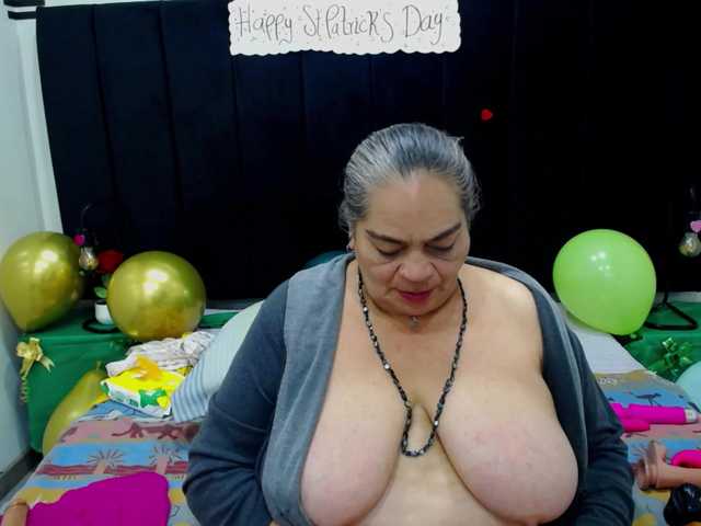 VickyBoobss live cam profile