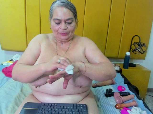 VickyBoobss's BongaCams show and profile