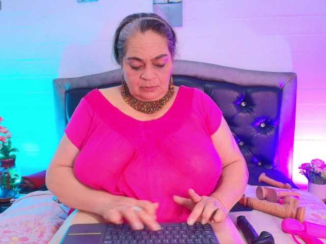 VickyBoobss's BongaCams show and profile