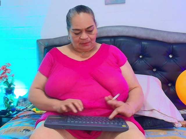 VickyBoobss's BongaCams show and profile