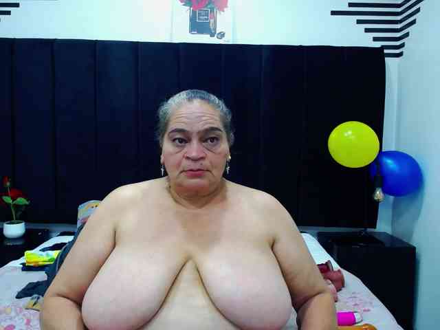 QueenMatturex webcam