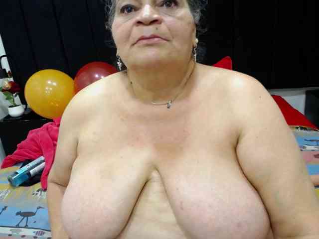 QueenMatturex webcam