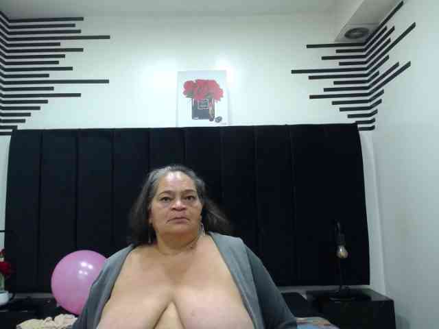 QueenMatturex webcam