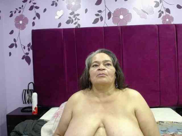 QueenMatturex webcam