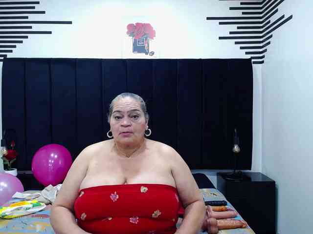 QueenMatturex webcam