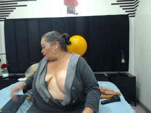 QueenMatturex webcam