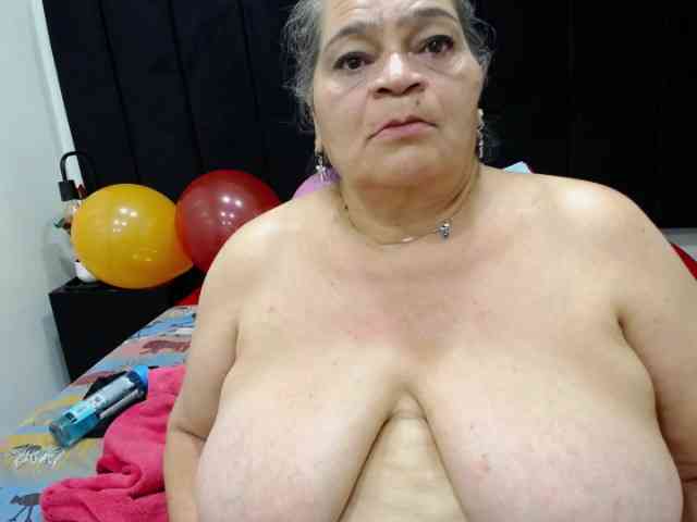 QueenMatturex webcam