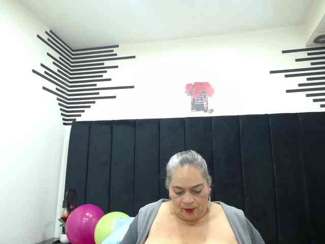 QueenMatturex webcam