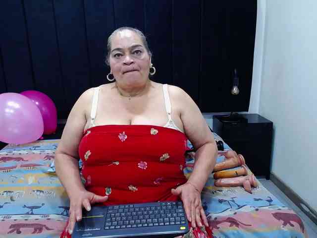 QueenMatturex webcam