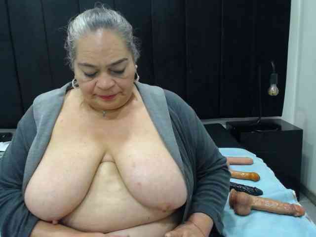 QueenMatturex webcam