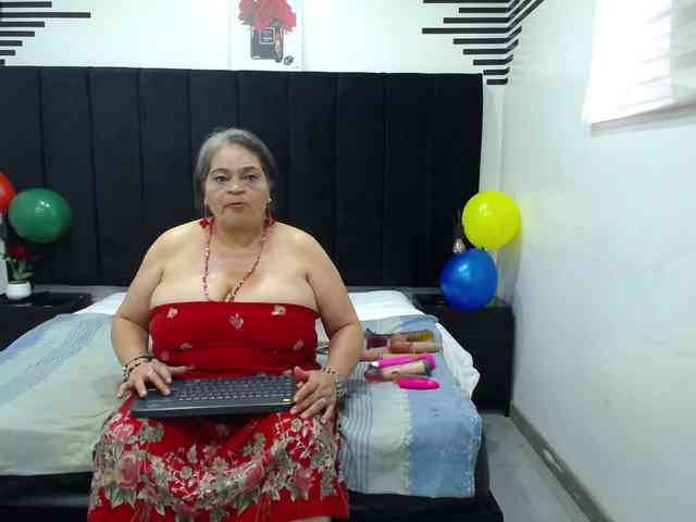 QueenMatturex webcam