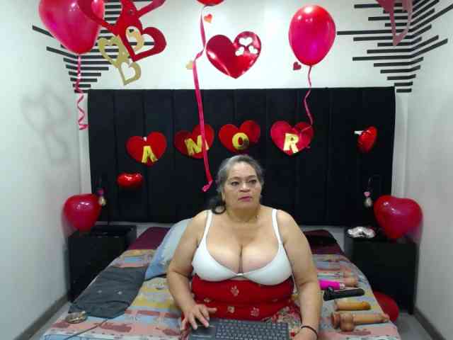 QueenMatturex webcam