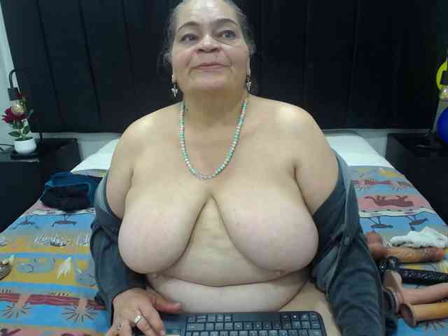 QueenMatturex webcam