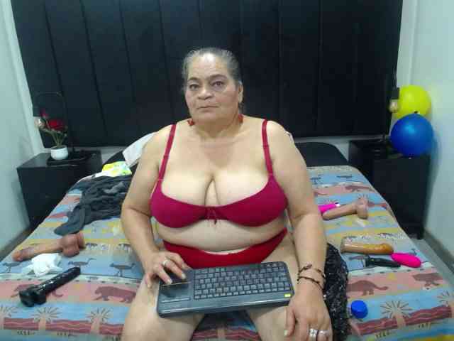 QueenMatturex webcam