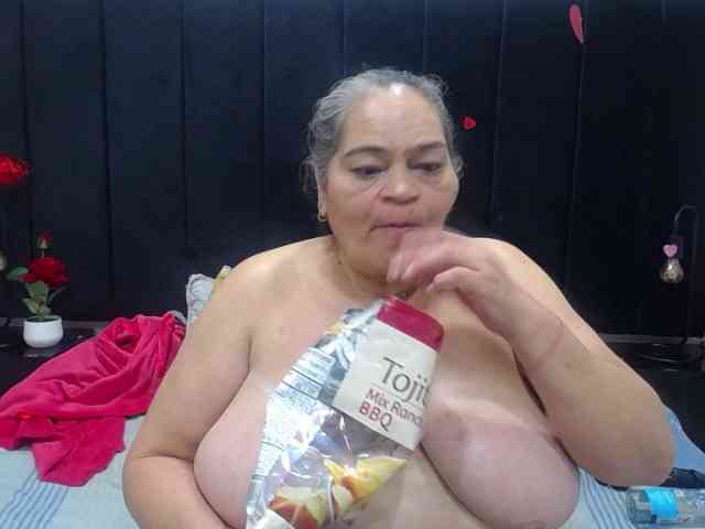 QueenMatturex webcam