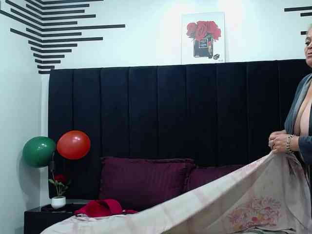 QueenMatturex webcam