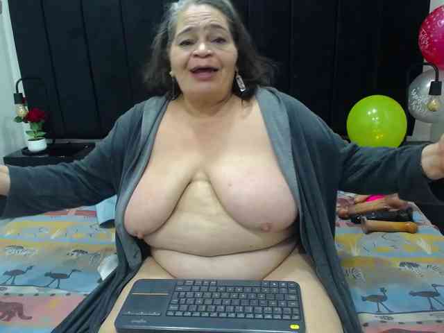 QueenMatturex webcam