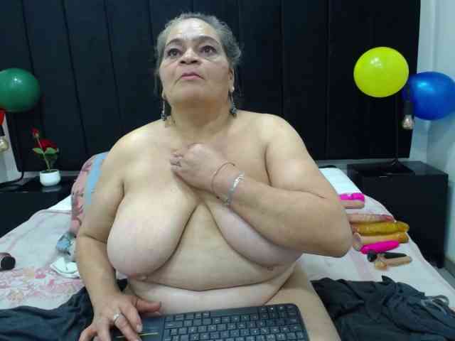 QueenMatturex webcam