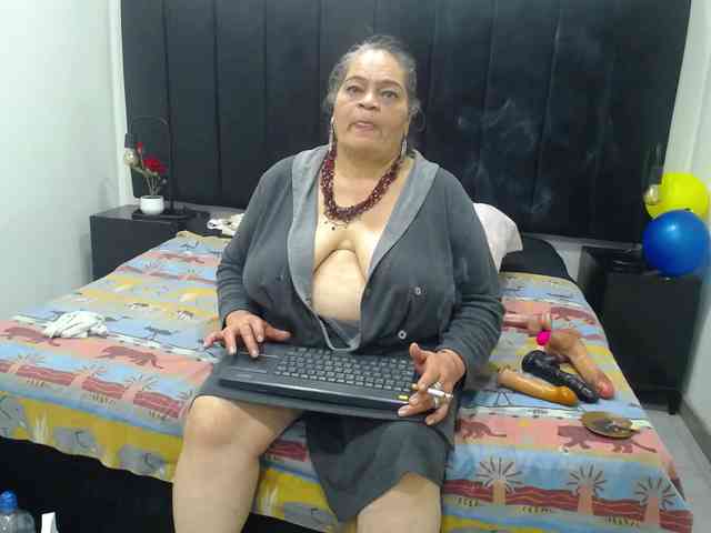 QueenMatturex webcam