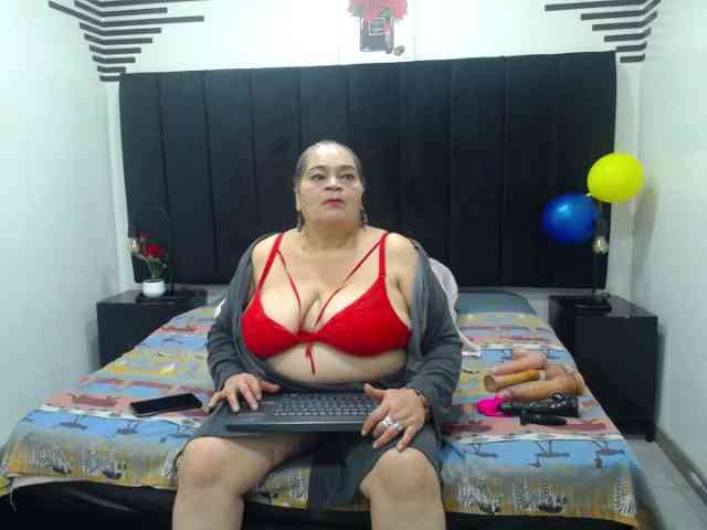 QueenMatturex webcam