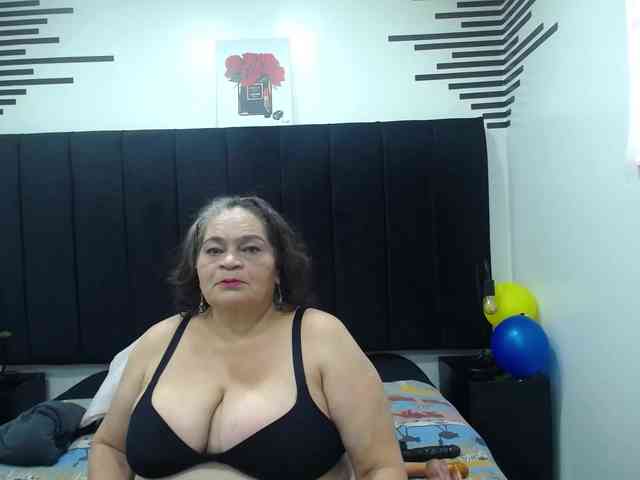 QueenMatturex webcam