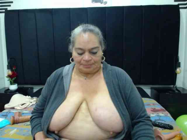 QueenMatturex webcam