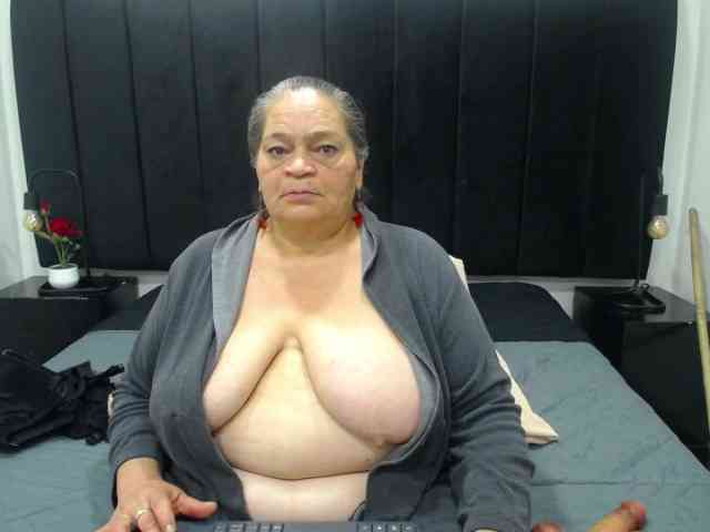 QueenMatturex webcam