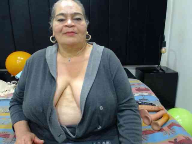 QueenMatturex webcam