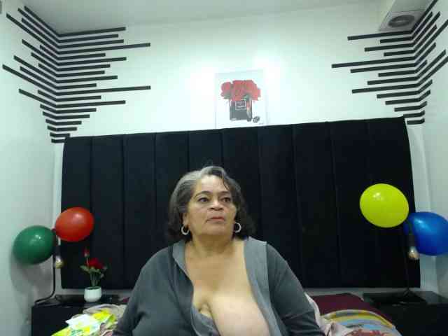 QueenMatturex webcam