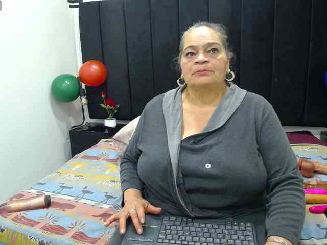 QueenMatturex webcam