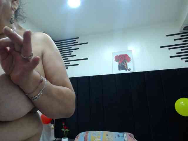 QueenMatturex webcam