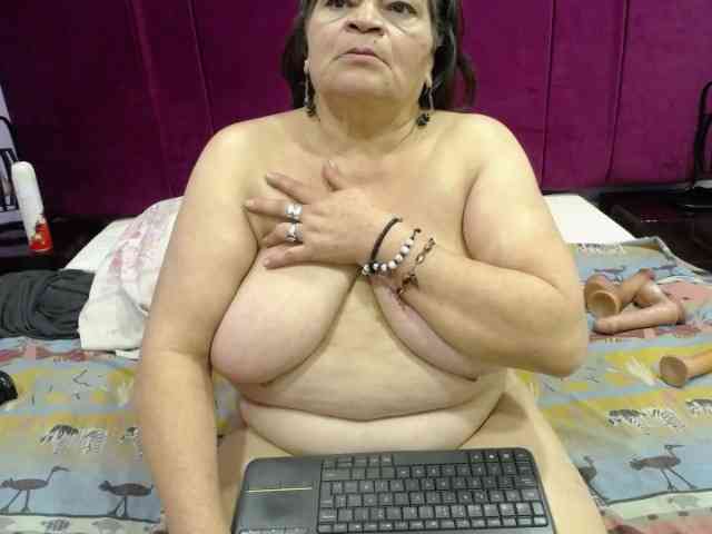 QueenMatturex webcam