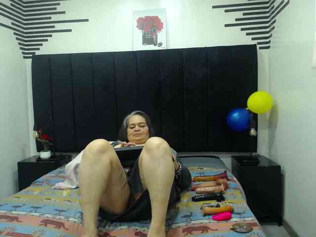 QueenMatturex webcam