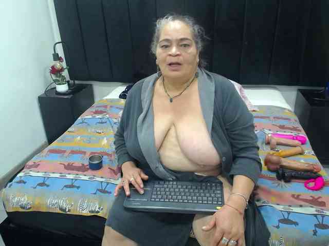QueenMatturex webcam