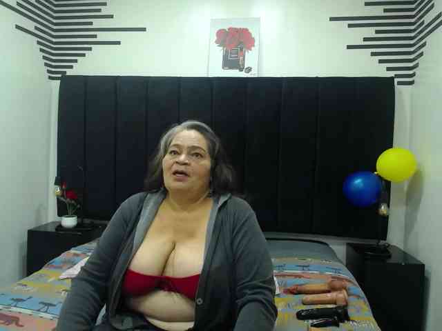 QueenMatturex webcam