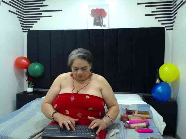 QueenMatturex webcam