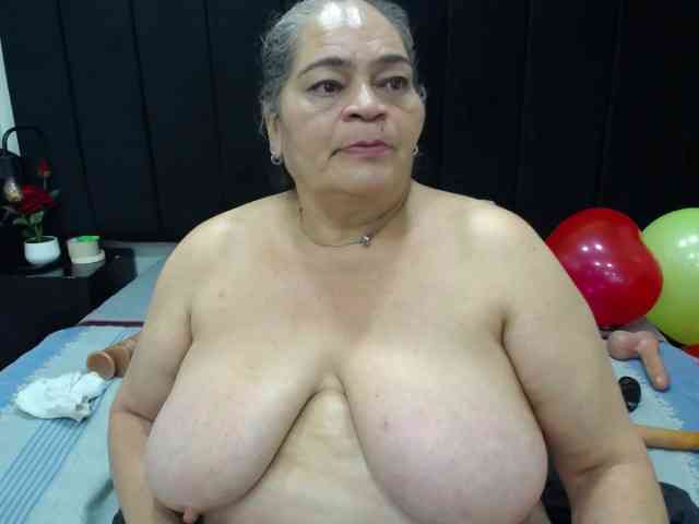 QueenMatturex webcam