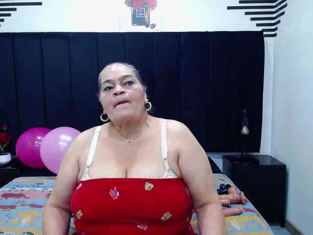 QueenMatturex webcam